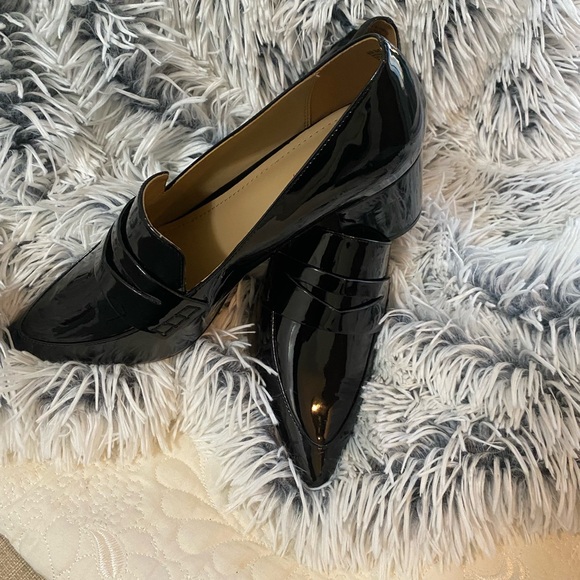 New in box - Black Patient leather loafer. 2in Heel. Dress/Casual wear - Picture 5 of 5